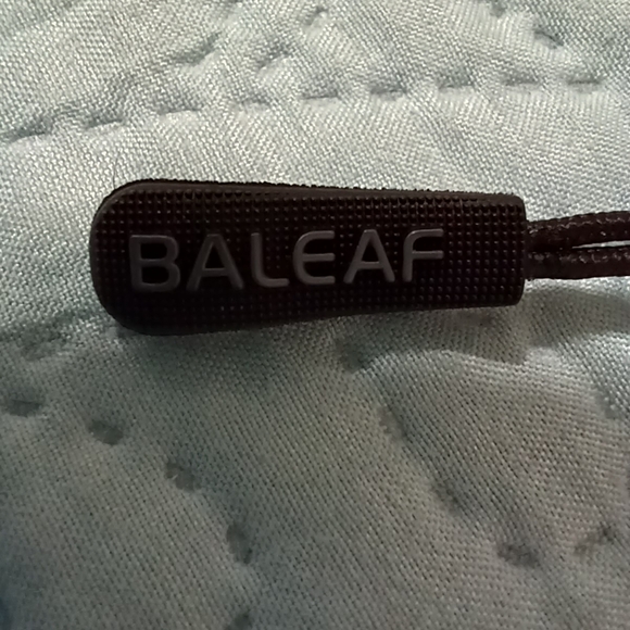 Baleaf UPF 50 sun protection hooded jacket zip pockets and interior pockets sz S - Picture 14 of 14